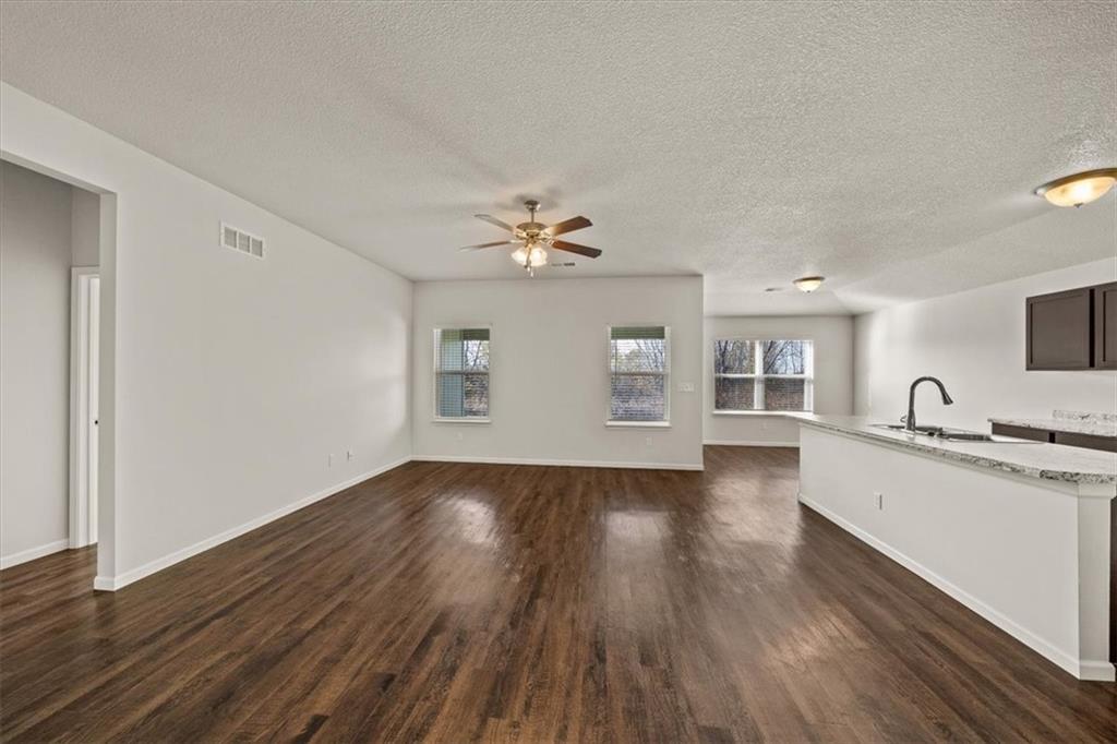 21814 South Franklin Street Spring Hill, KS 66083 - Photo 4 of 28