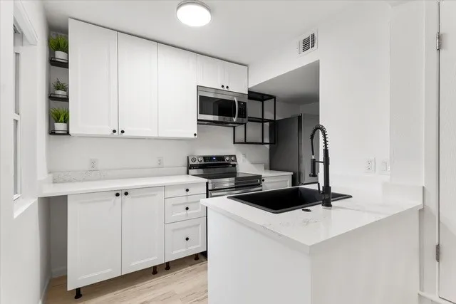 $2,250 | 2119 Oxford Avenue, Unit A, Austin, TX 78704