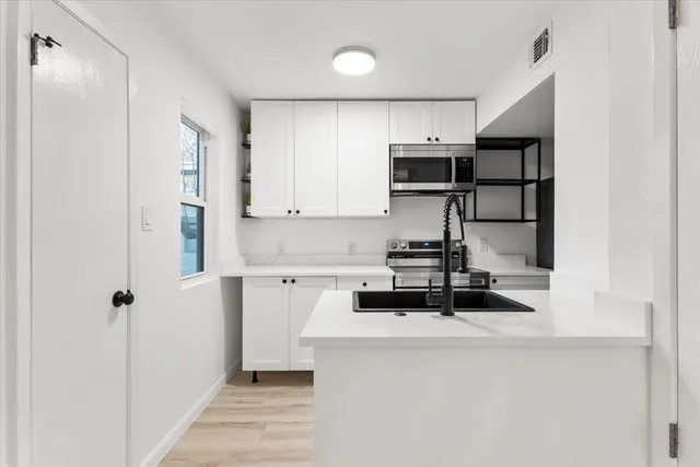 $2,250 | 2119 Oxford Avenue, Unit A, Austin, TX 78704