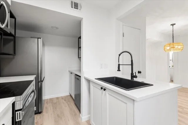 $2,250 | 2119 Oxford Avenue, Unit A, Austin, TX 78704