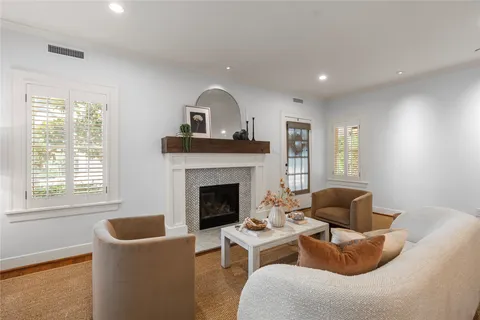$925,000 | 1806 McDuffie Street, Houston, TX 77019