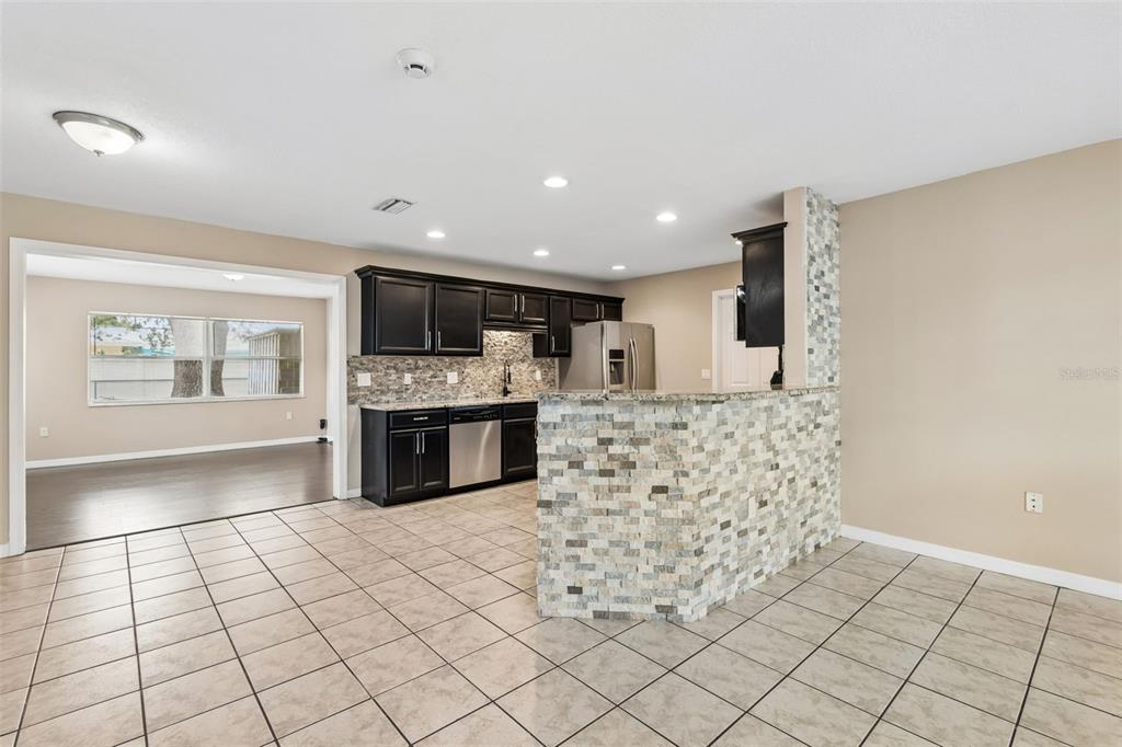 4018 Prado Drive Sarasota, FL 34235 - Photo 9 of 74