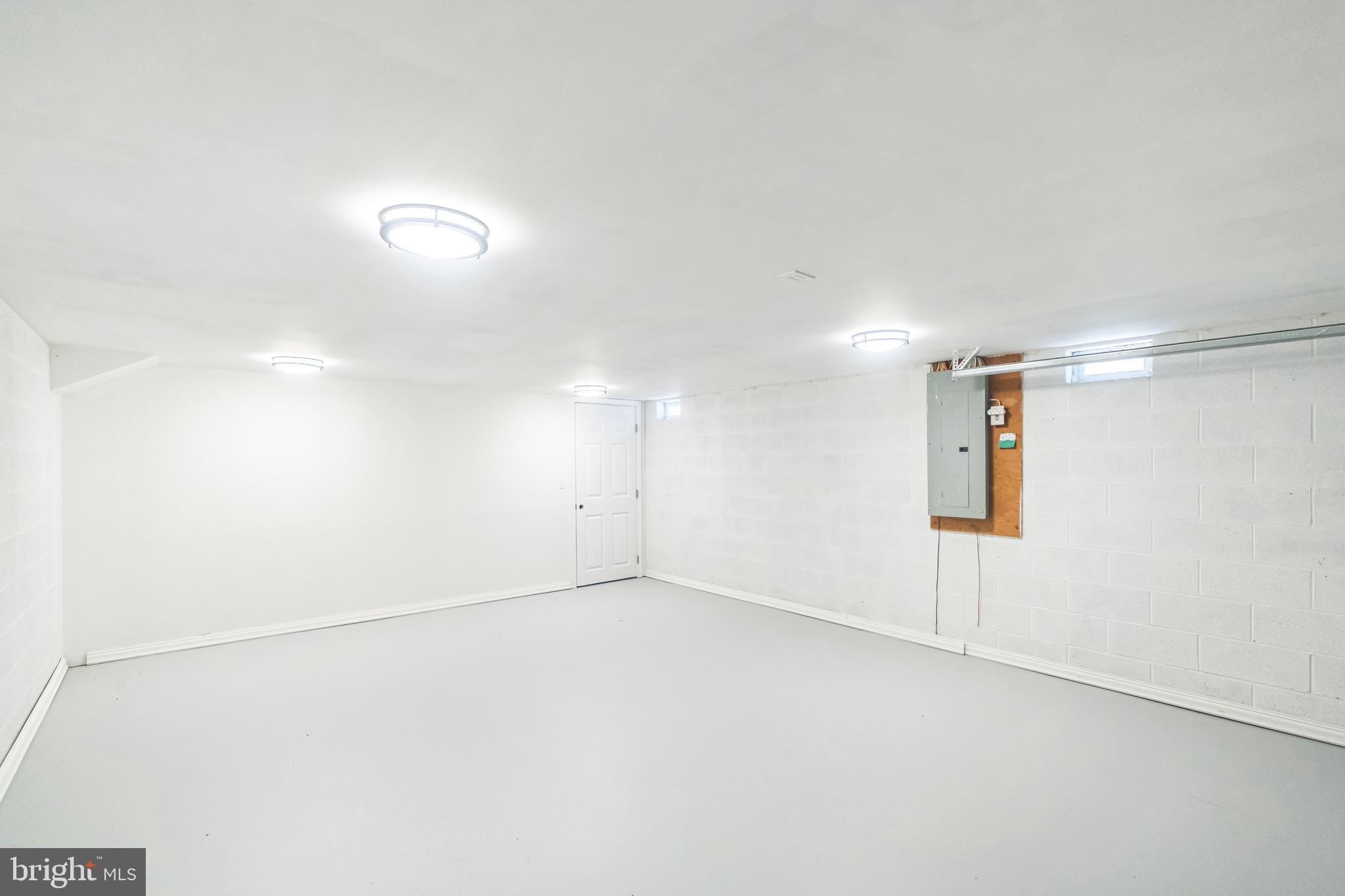 305 Elk Trail Winchester, VA 22602 - Photo 36 of 46 Garage