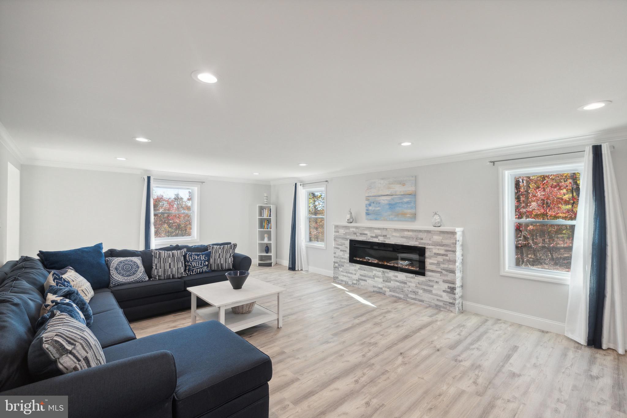 305 Elk Trail Winchester, VA 22602 - Photo 10 of 46 Living Room