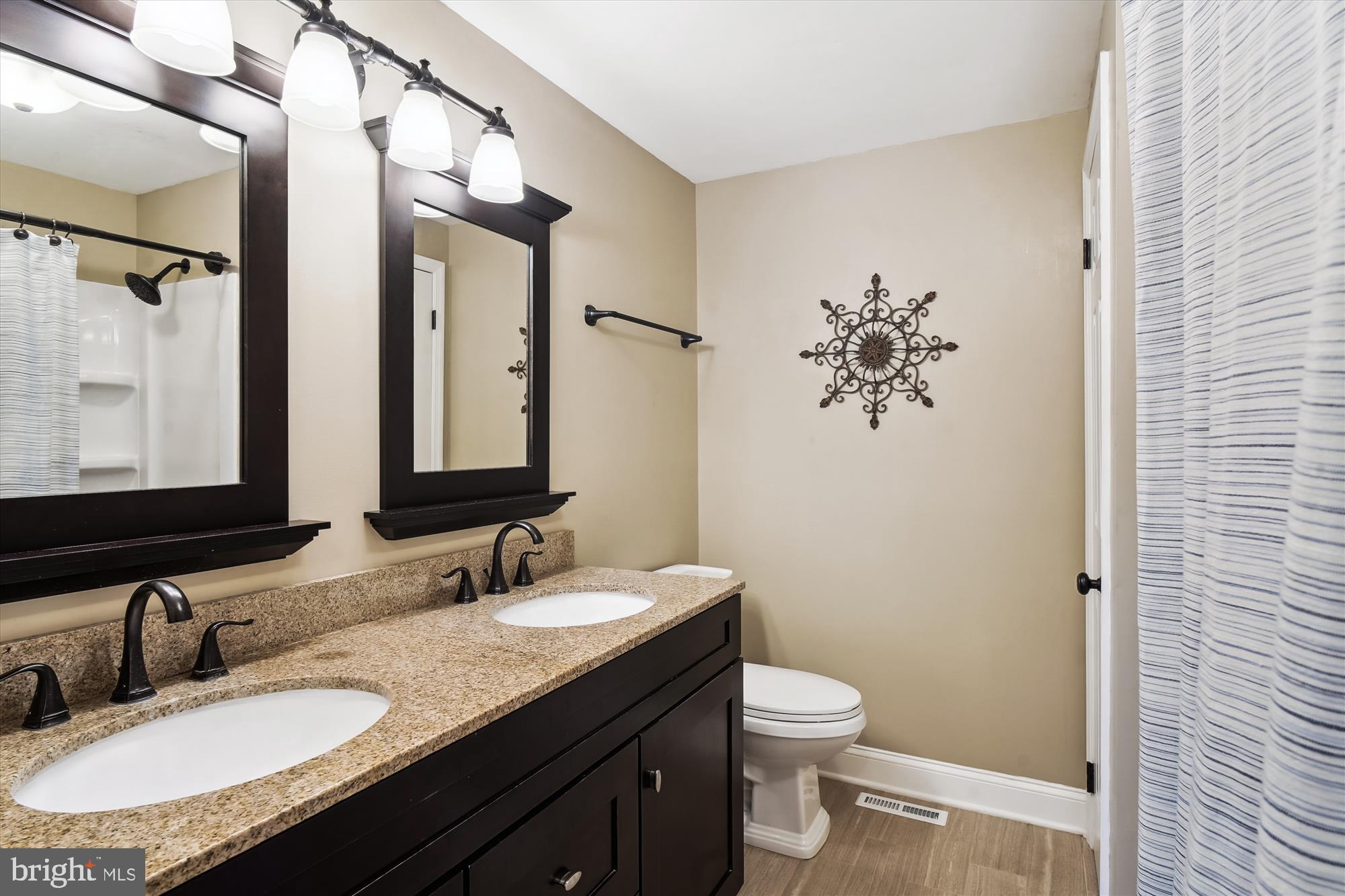 24611 Ridge Road Damascus, MD 20872 - Photo 27 of 52 Bath