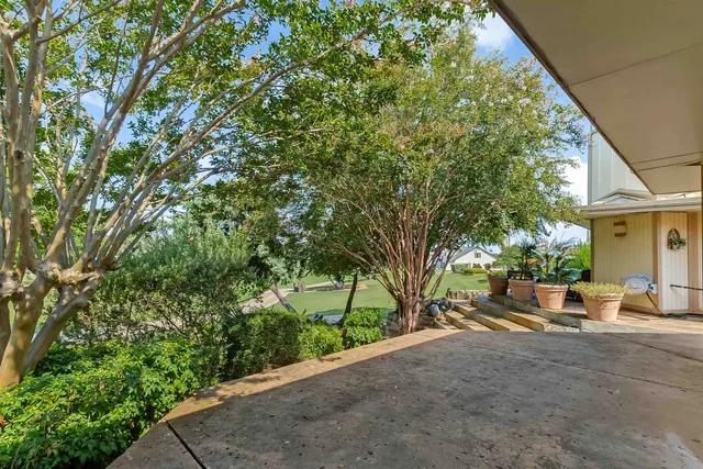 a view of outdoor space yard and porch