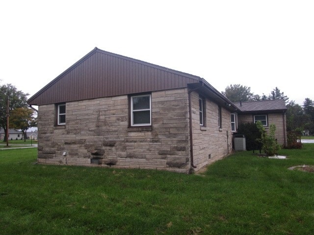 1667 Sweetgum Road Rochester, IN 46975 - Photo 2 of 18