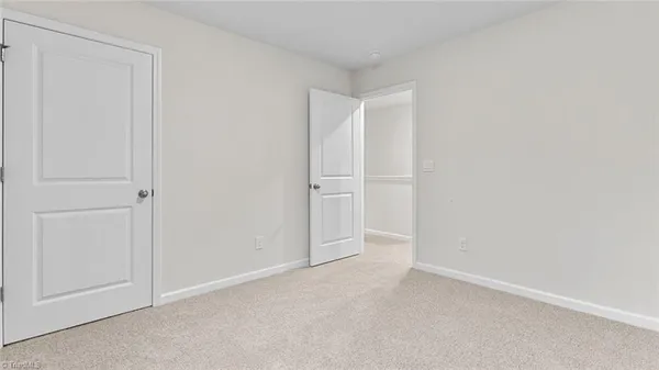 $384,890 | 3002 Middle Creek Lane, Greensboro, NC 27405