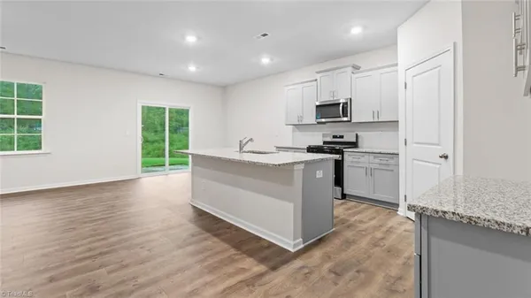 $384,890 | 3002 Middle Creek Lane, Greensboro, NC 27405