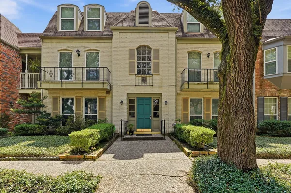 $2,100 | 496 North Post Oak Lane, Unit 496, Houston, TX 77024