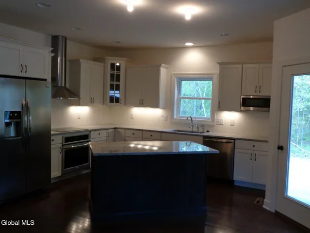 $544,400 | 19 Jack Drive, Halfmoon, NY 12065