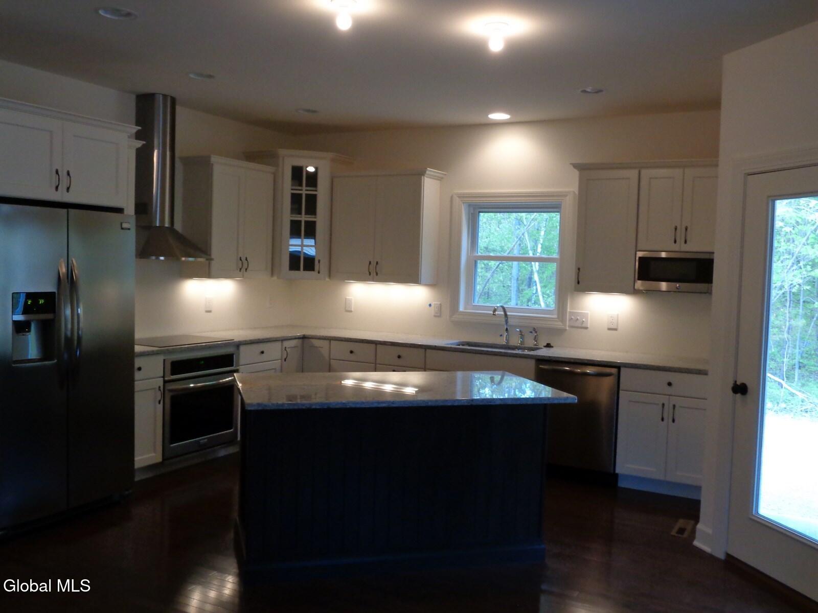 19 Jack Drive Halfmoon, NY 12065 - Photo 7 of 13 DSC00271 (Copy)