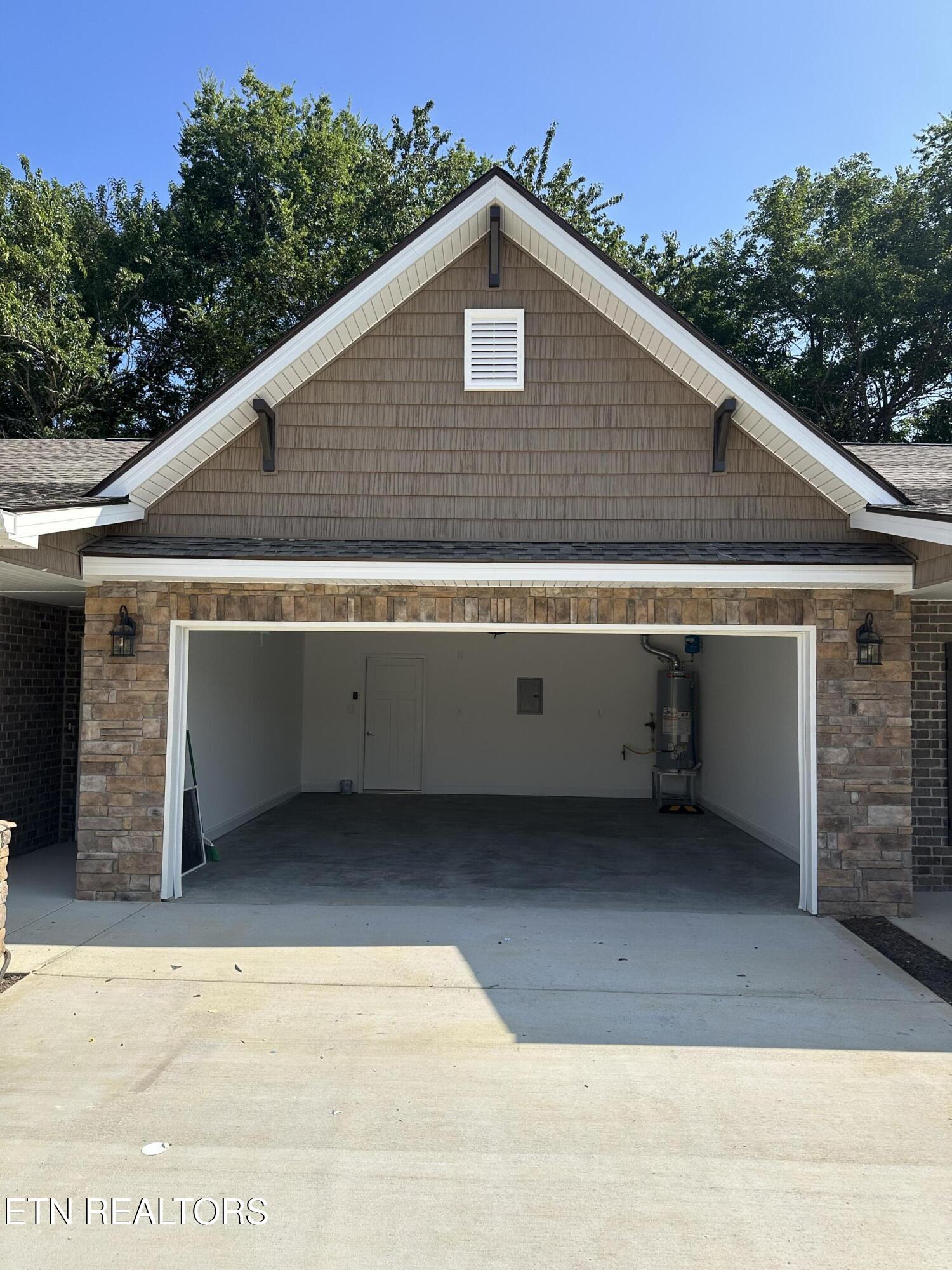 540 Henderson Road, Unit 29 Pigeon Forge, TN 37862 - Photo 56 of 60 2-car garage