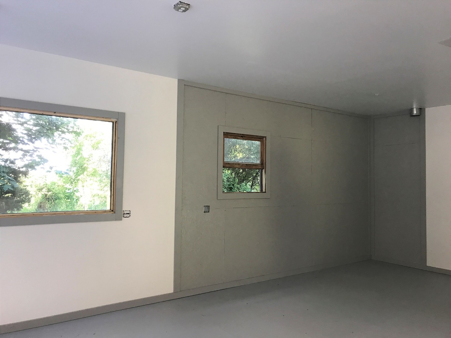 9N483 Muirhead Road Elgin, IL 60124 - Photo 32 of 40 an empty room with a window