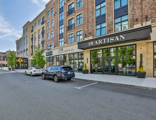 $959,900 | 18 Artisan Drive, Unit 307, Salem, NH 03079