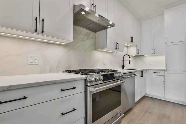 $959,900 | 18 Artisan Drive, Unit 307, Salem, NH 03079