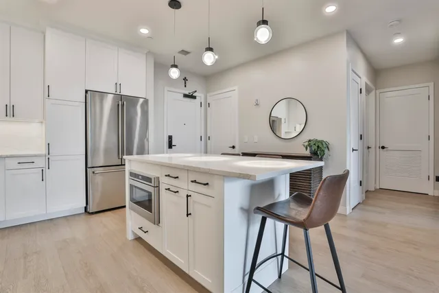 $959,900 | 18 Artisan Drive, Unit 307, Salem, NH 03079