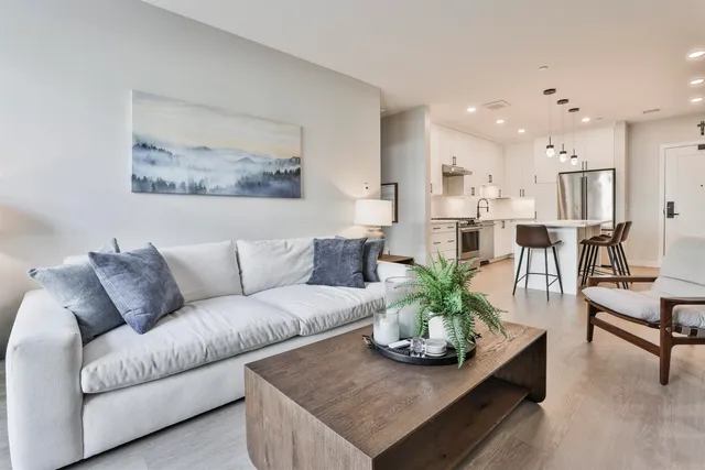 $959,900 | 18 Artisan Drive, Unit 307, Salem, NH 03079