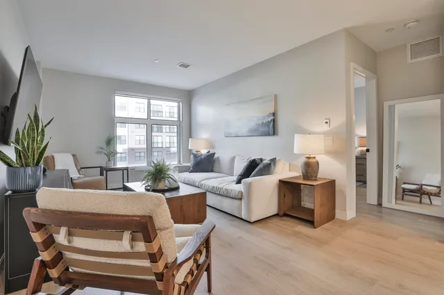 $959,900 | 18 Artisan Drive, Unit 307, Salem, NH 03079