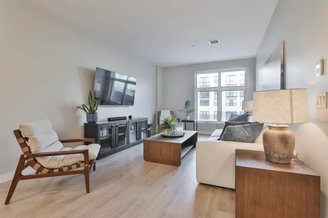 $959,900 | 18 Artisan Drive, Unit 307, Salem, NH 03079