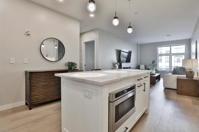 $959,900 | 18 Artisan Drive, Unit 307, Salem, NH 03079