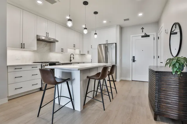 $959,900 | 18 Artisan Drive, Unit 307, Salem, NH 03079