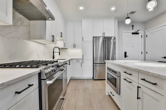 $959,900 | 18 Artisan Drive, Unit 307, Salem, NH 03079