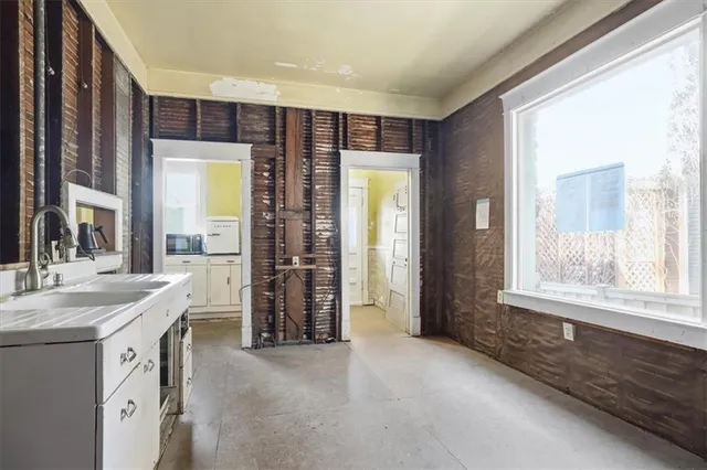 $450,000 | 3846 Charlotte Street, Kansas City, MO 64109