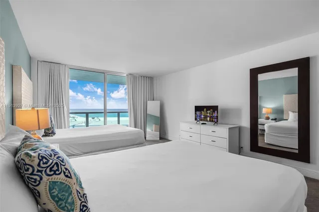 $3,900 | 5101 Collins Avenue, Unit 12G, Miami Beach, FL 33140