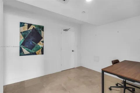 $3,900 | 5101 Collins Avenue, Unit 12G, Miami Beach, FL 33140