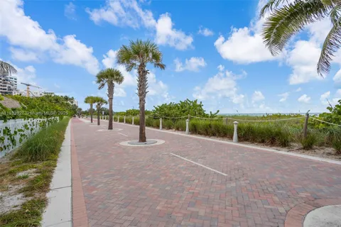 $3,900 | 5101 Collins Avenue, Unit 12G, Miami Beach, FL 33140