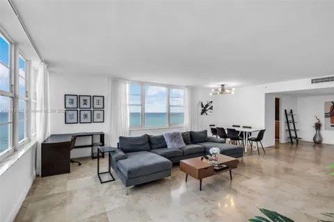 $3,900 | 5101 Collins Avenue, Unit 12G, Miami Beach, FL 33140