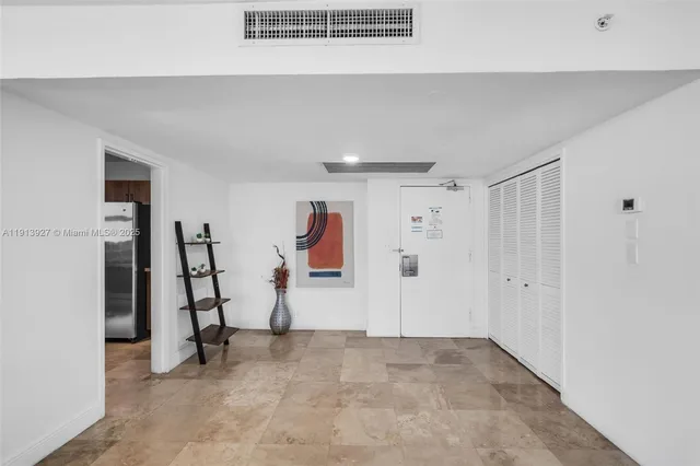 $3,900 | 5101 Collins Avenue, Unit 12G, Miami Beach, FL 33140