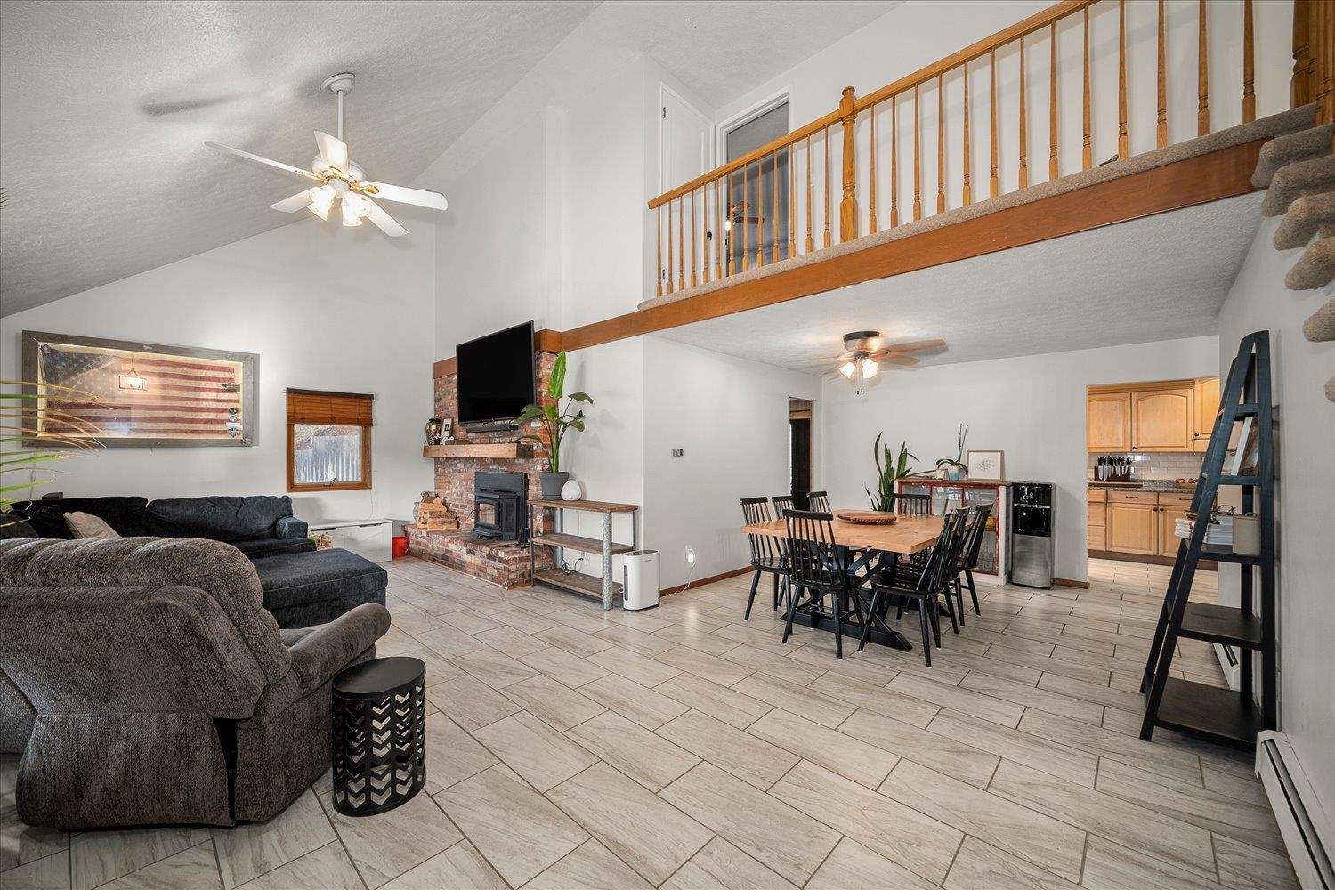 15908 North Azure Drive Spokane, WA 99208 - Photo 5 of 47