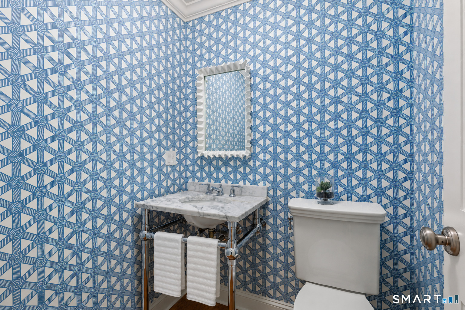 599 North Wilton Road New Canaan, CT 06840 - Photo 16 of 37 Powder room