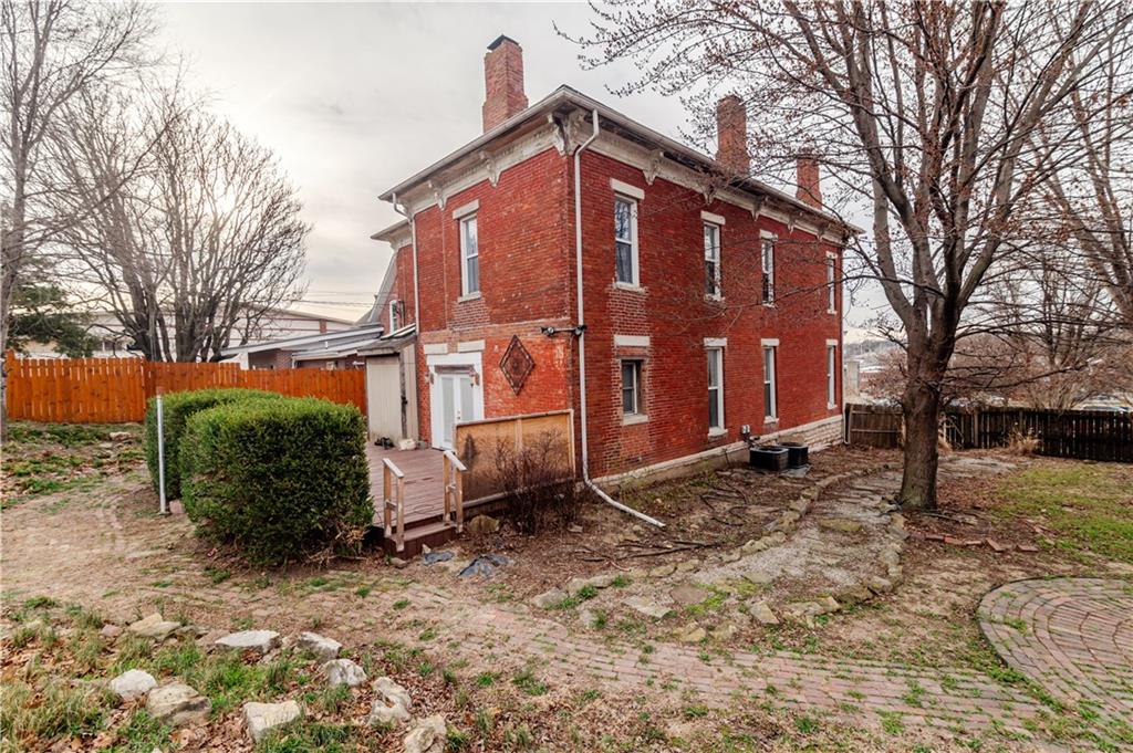 605 Atchison Street Atchison, KS 66002 - Photo 5 of 99