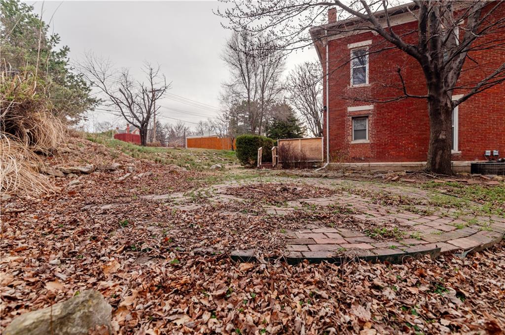 605 Atchison Street Atchison, KS 66002 - Photo 6 of 99