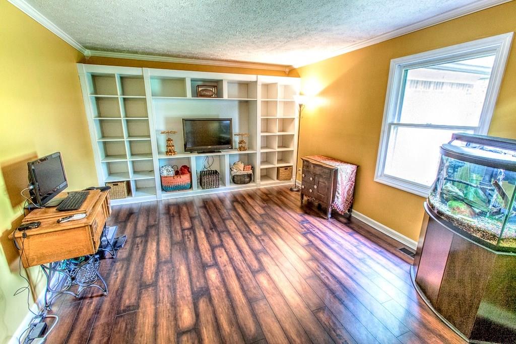 6306 Harbridge Road Indianapolis, IN 46220 - Photo 5 of 18 Gallery Image 5