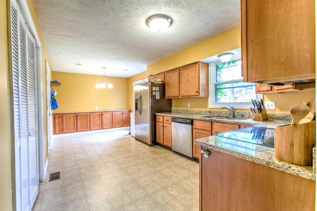 6306 Harbridge Road Indianapolis, IN 46220 - Photo 6 of 18 Gallery Image 6
