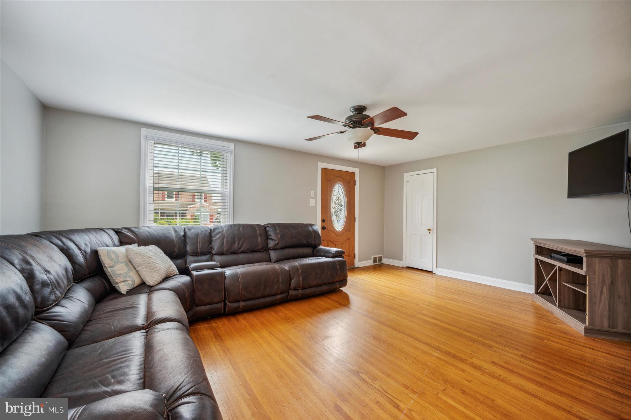 504 Shelbourne Road Havertown, PA 19083 - Photo 11 of 35