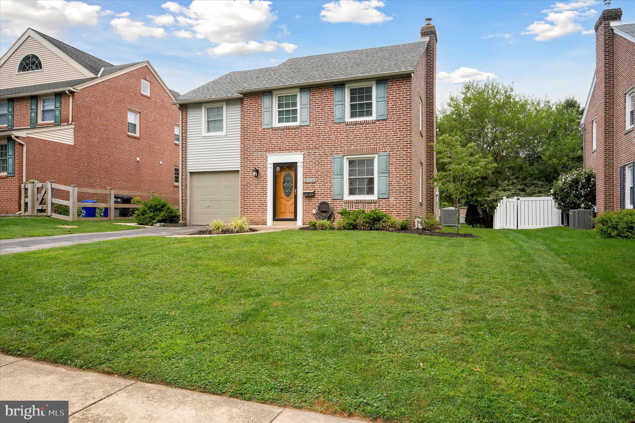 504 Shelbourne Road Havertown, PA 19083 - Photo 3 of 35