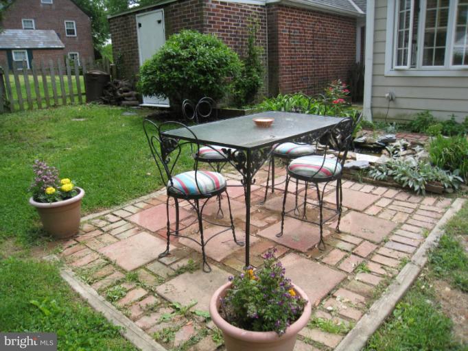 312 Alabama Road Towson, MD 21204 - Photo 22 of 30 "Al Fresco" Terrace
