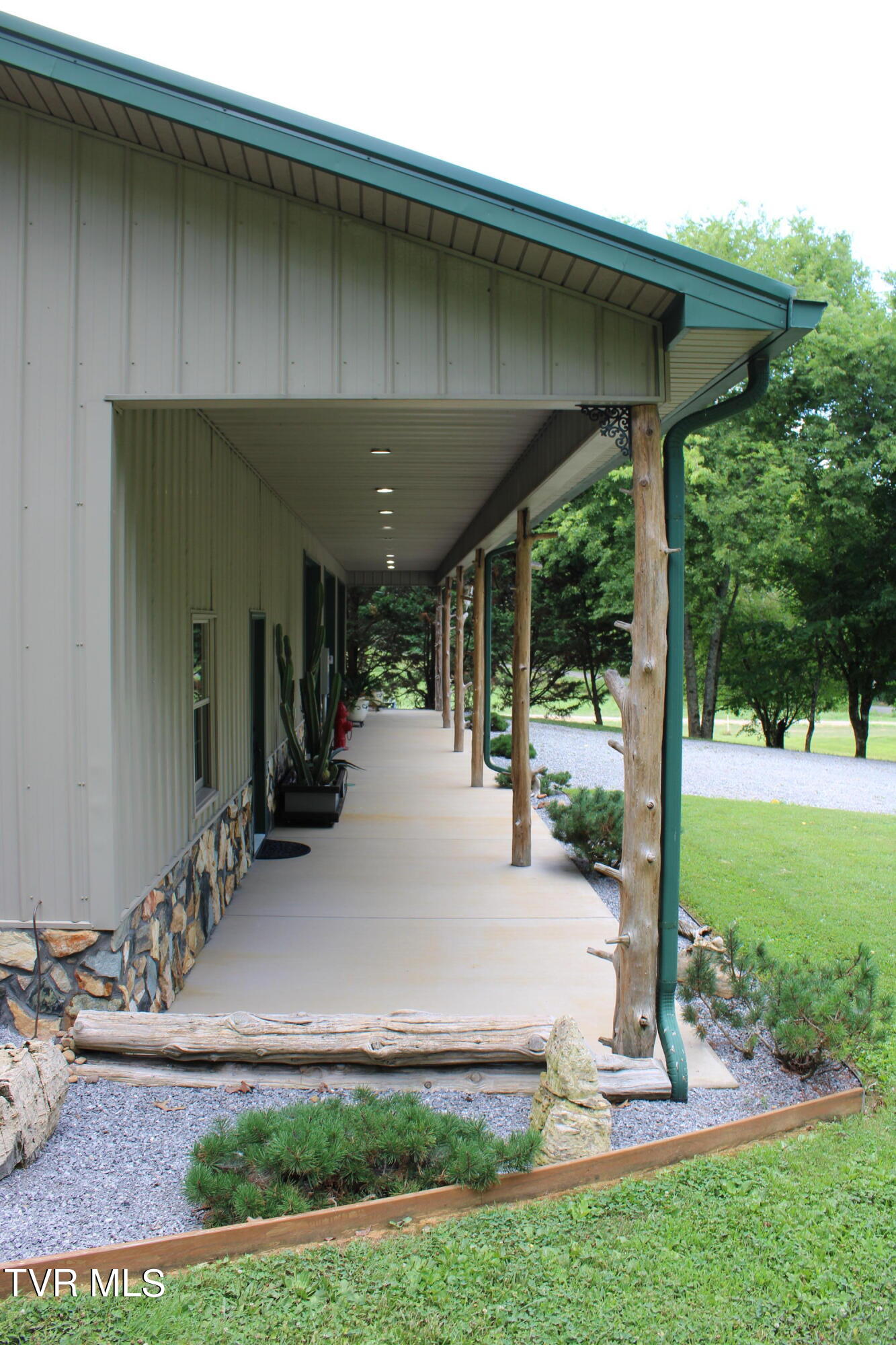 2044 Pigeon Creek Road Greeneville, TN 37743 - Photo 15 of 163 IMG_2638