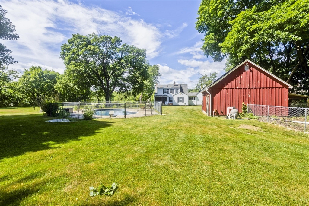 138 Vining Hill Road Southwick, MA 01077 - Photo 5 of 32