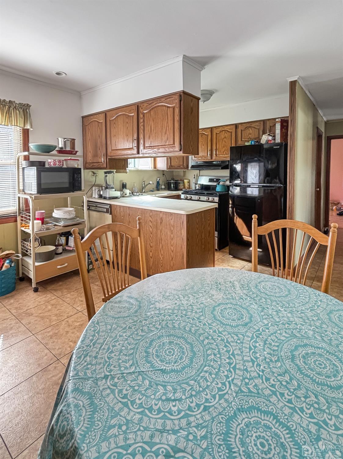 24 Bramhall Road Colonia, NJ 07067 - Photo 8 of 19 Gallery Image 8