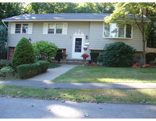 14 Raylen Avenue Peabody, MA 01960 - Photo 1 of 12