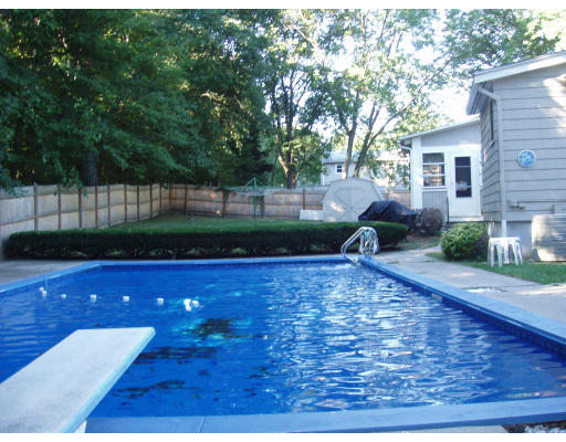 14 Raylen Avenue Peabody, MA 01960 - Photo 2 of 12