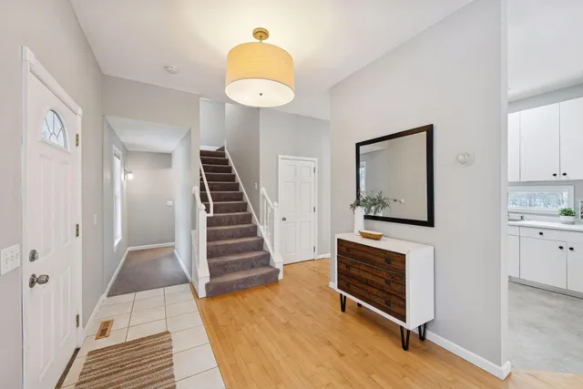 $385,000 | 520 Hanlon Avenue, Wayzata, MN 55391