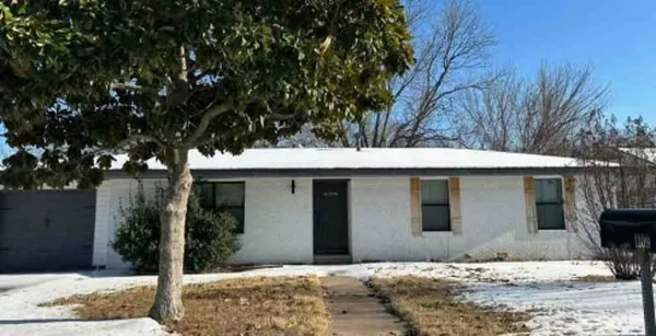 $137,350 | 1109 Nugent Street, Bowie, TX 76230