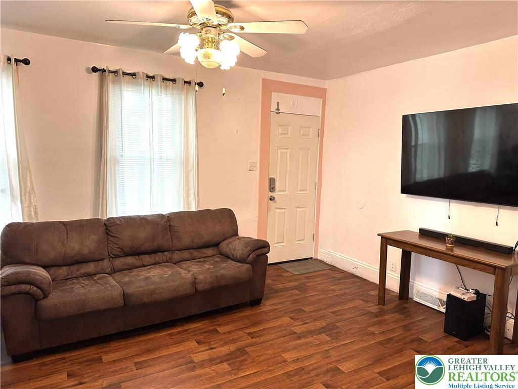 655 Hess Street Bethlehem, PA 18015 - Photo 3 of 18